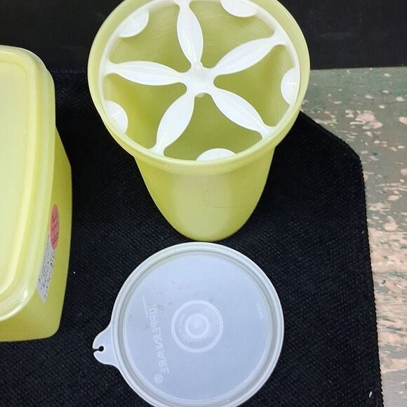 3 Tupperware Containers Yellow - Picture 4 of 7